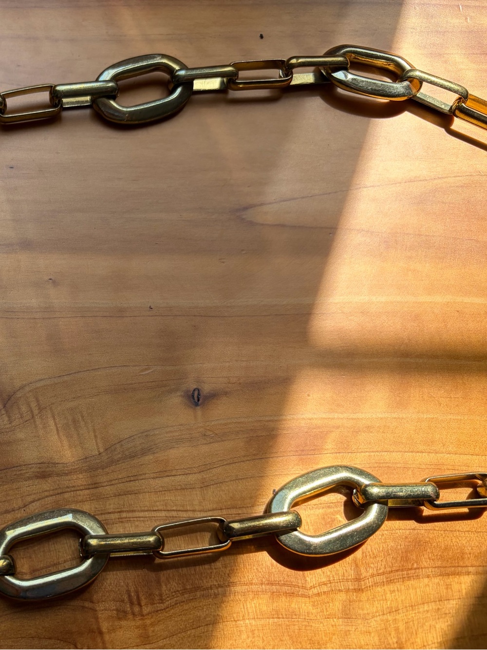Women’s Gold Chain-Link Waist Belt - Picture 3 of 6